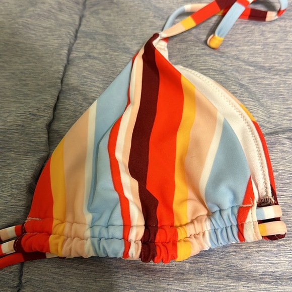 🛍️5 for $20🛍️ Hollister Striped Bikini Top - Picture 4 of 4
